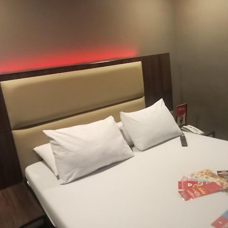 Hotel Sogo Pasay Wood Street Exterior photo