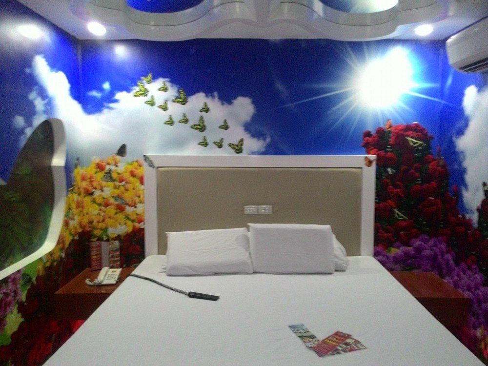 Hotel Sogo Pasay Wood Street Exterior photo