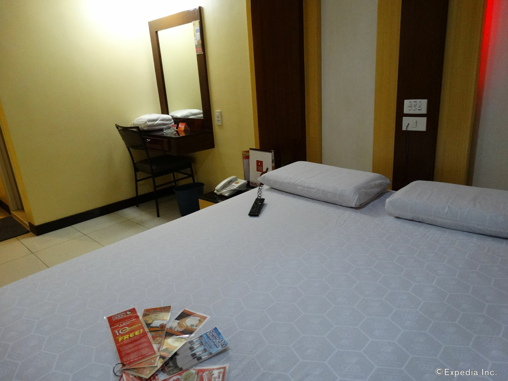Hotel Sogo Pasay Wood Street Exterior photo