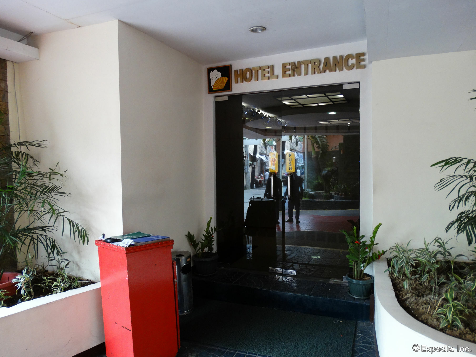 Hotel Sogo Pasay Wood Street Exterior photo